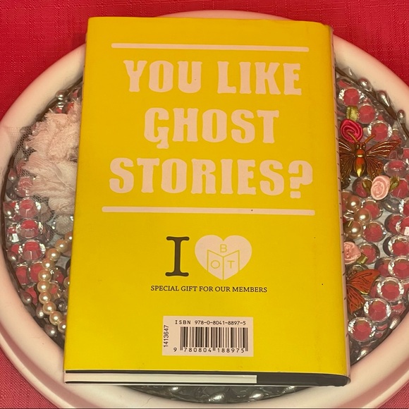 THE GROWNUP BY GILLIAN FLYNN - Picture 2 of 8